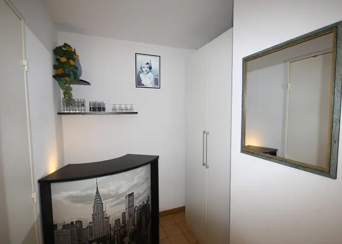 Between Sea And Marina Апартаменты