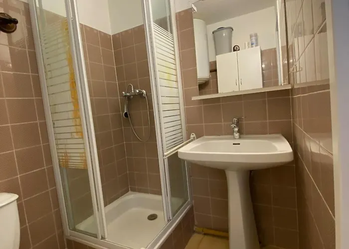 Between Sea And Marina